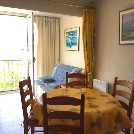 2 Pièces à Sète, 200m De La Plage, Parking Privé, Loggia Et Toutes Commodités - Fr-1-338-531