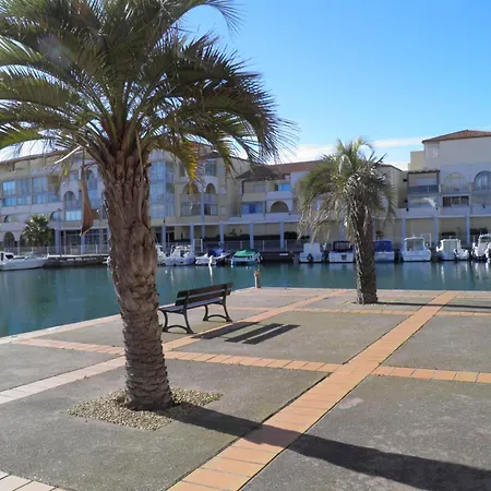 2 Pieces A Sete, 200m De La Plage, Parking Prive, Loggia Et Toutes Commodites - Fr-1-338-531 * Sète