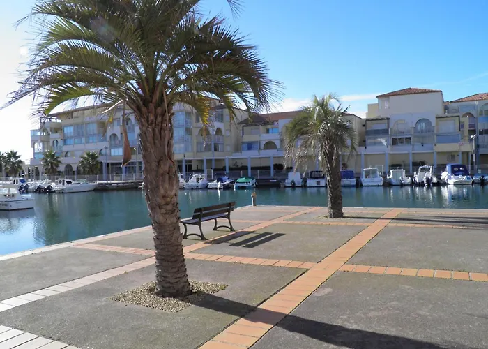 2 Pieces A Sete, 200m De La Plage, Parking Prive, Loggia Et Toutes Commodites - Fr-1-338-531 * Sète
